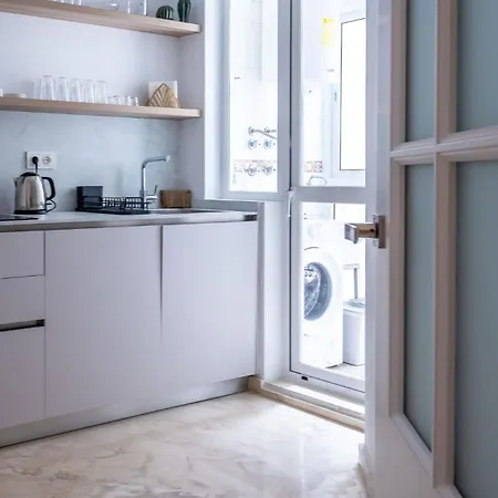 Portside Paradise - 2-bedroom Steps From The Marina * Estepona