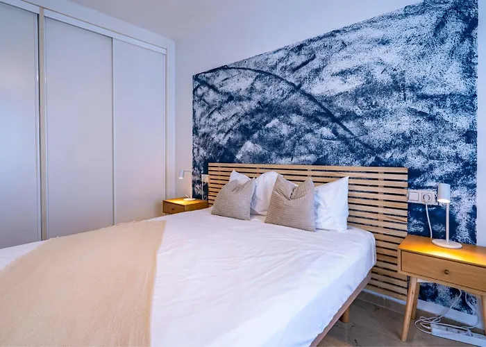 Portside Paradise - 2-bedroom Steps From The Marina אסטפונה