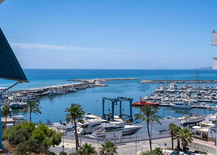 Portside Paradise - 2-bedroom Steps From The Marina