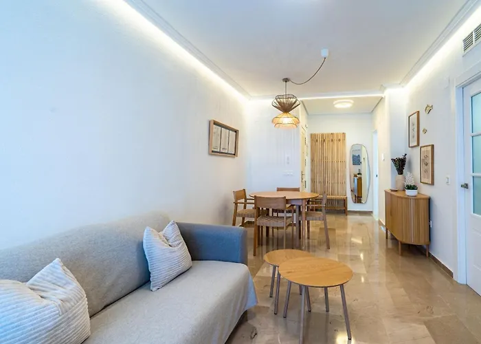 דירה Portside Paradise - 2-bedroom Steps From The Marina אסטפונה