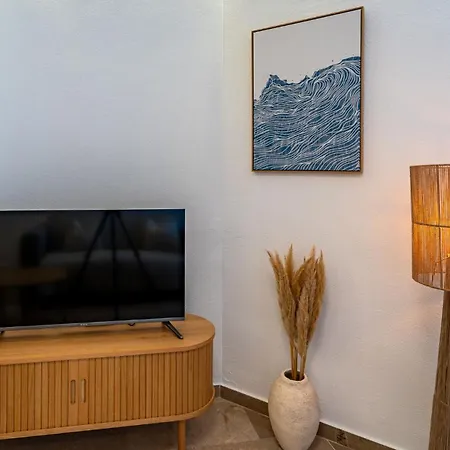 Portside Paradise - 2-bedroom Steps From The Marina Apartment